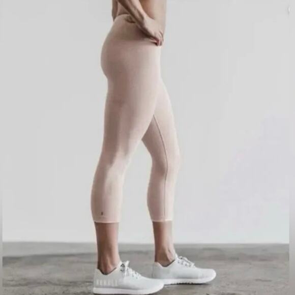 NWT NOBULL Crop Tight Rose Melange Size M
